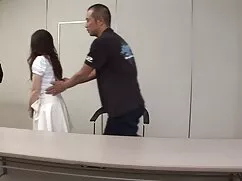 La chica está exager ...