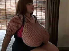 Cutie con una gargan ...