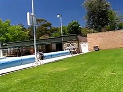 Rubia delicada chupa ...