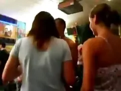 ¡Estaño! Un chico, x ...