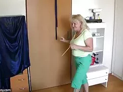 La sirvienta tiene s ...