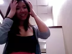Al bebé le videos se ...